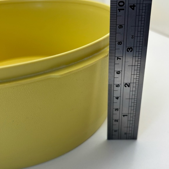 Vintage Tupperware daffodil yellow servalier container 1204-10 & seal lid 1205-8 - Picture 10 of 10